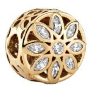 14K yellow gold Pandora clip